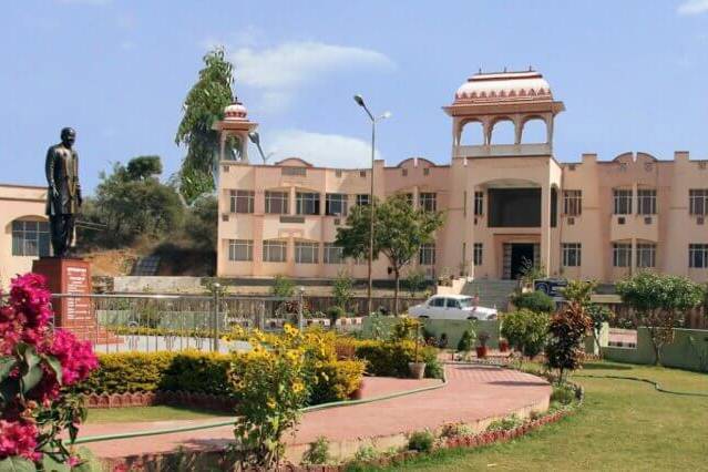 How We Support Janardan Rai Nagar Rajasthan Vidyapeeth’s Website Maintenance & Engagement